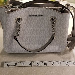 Michael Kors small messenger, signature white and grey, silver hardware